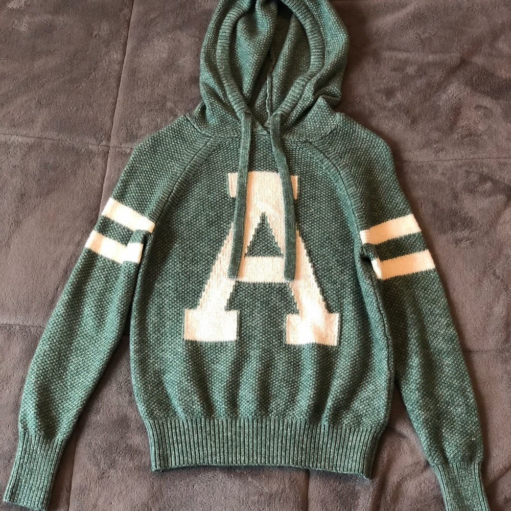 Abercrombie sweater with hood